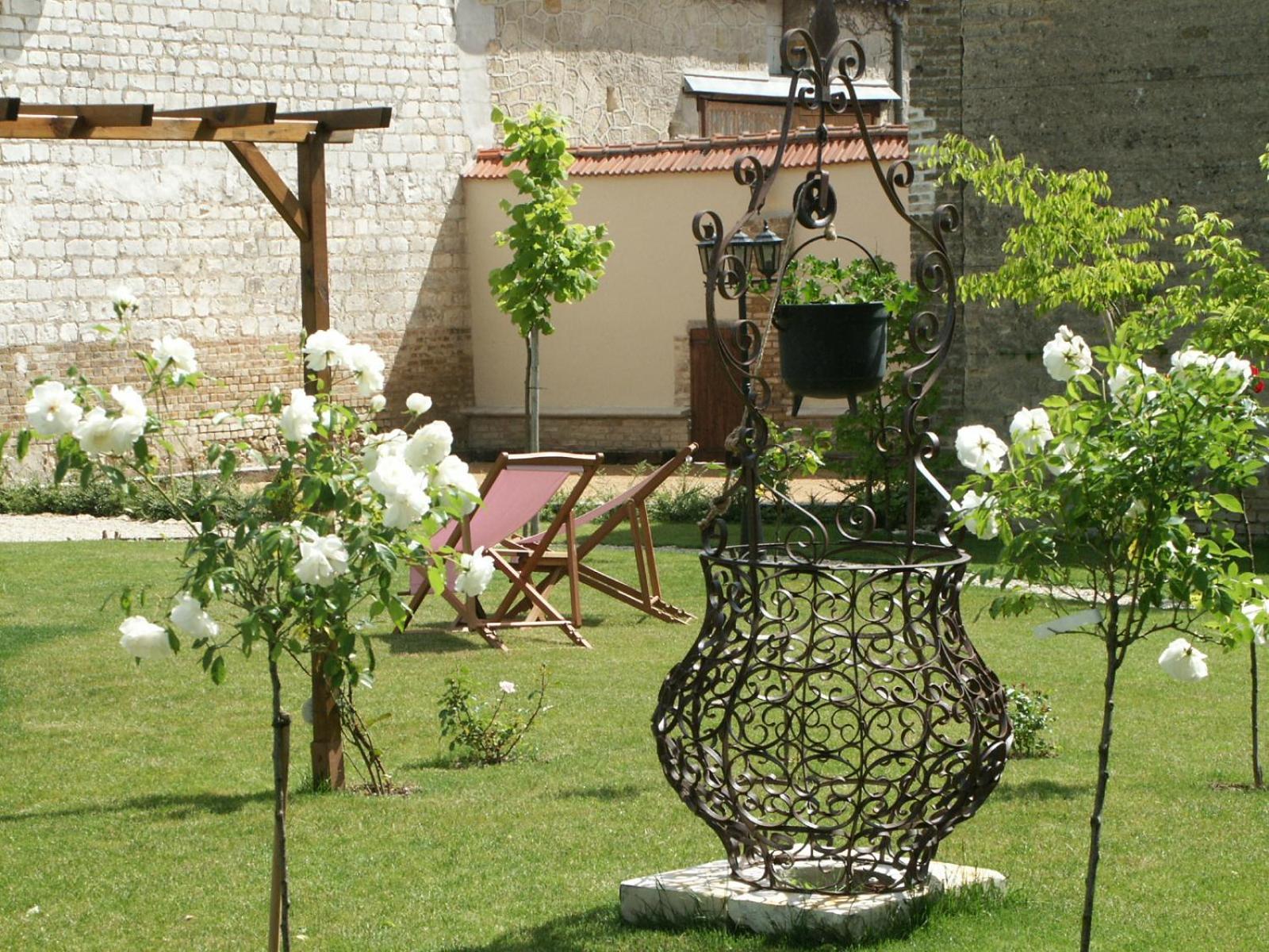 La Closerie Des Sacres Lavannes Exterior photo